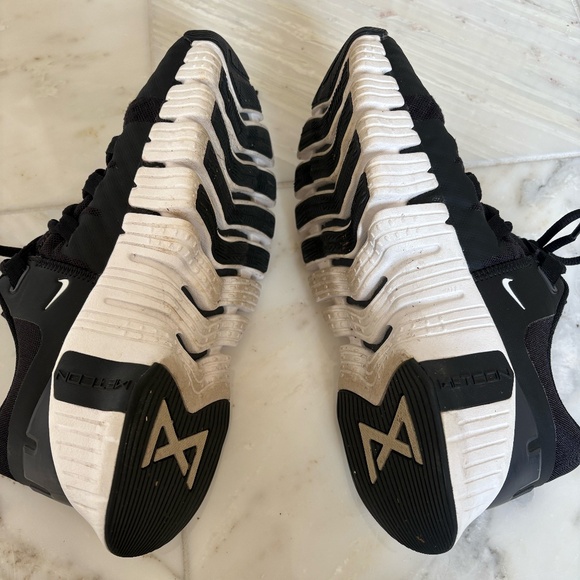 Nike | Metcon Training Sneakers | W7 - Picture 6 of 7
